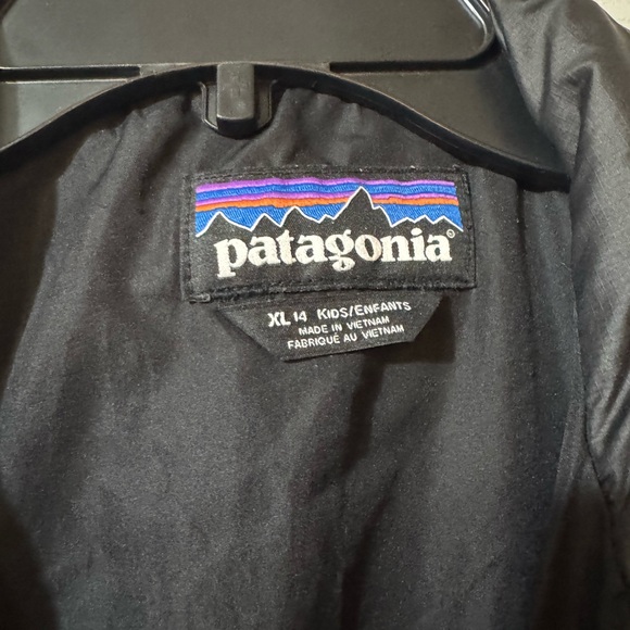 Patagonia Kid’s Black Puffer Jacket - Picture 3 of 3